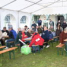 Őszi mulatság Szanyban a kastély udvarán.