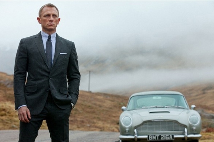 Rajongók az új James Bond-film bemutatásának elhalasztását kérik