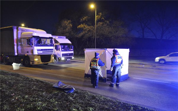 Nyerges vontató gázolt halálra egy férfit Csepelen