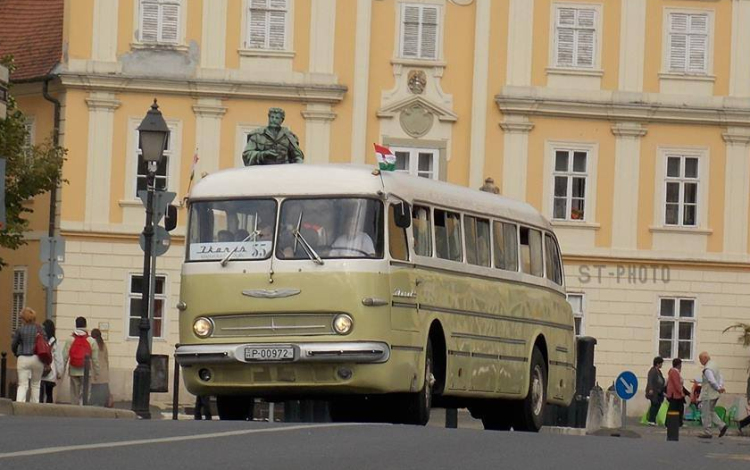 Időutazás Ikarus busszal