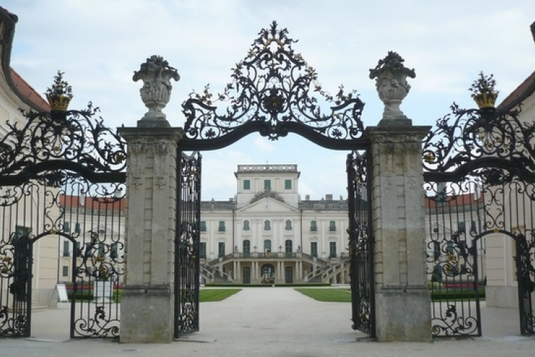 Karácsonyi fénypark az Esterházy-kastélyban