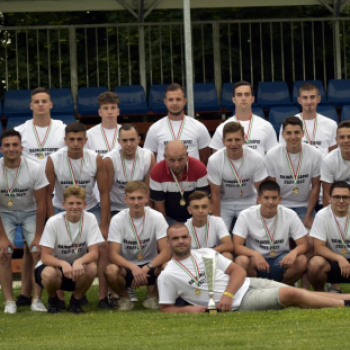 Éremosztó a Szany U-19-es labdarúgó csapatának.