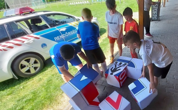 Rendőrök a szanyi sporttáborban