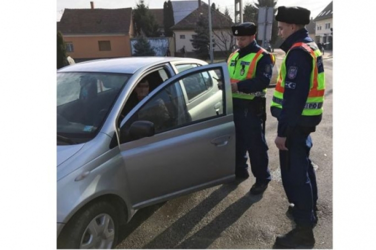 Közúti ellenőrzések Csornán a balesetek megelőzése érdekében