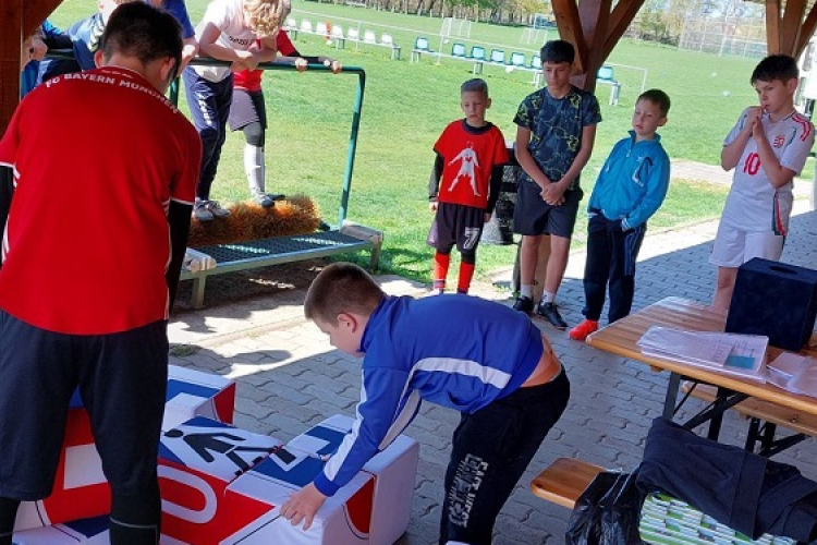 Sporttáborban a biztonságos közlekedésről