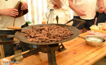 Már lehet nevezni az idei Kapuvári Böllérmáj Fesztivál főzőversenyeire