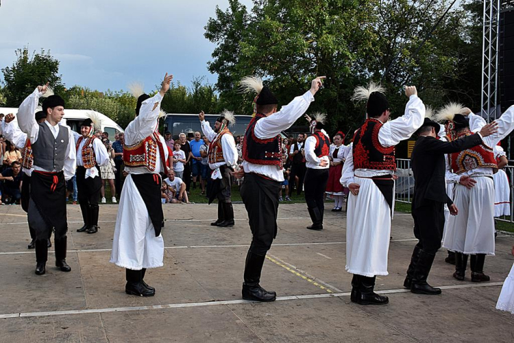 A Szanyi Bokréta Tánegyüttes szereplése a falunapon. (2023. 07. 30.)