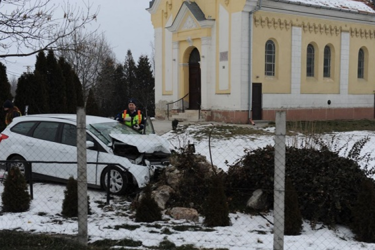 Vádat emelt az ügyészség a sérült gyermekeit hátrahagyó enesei férfi ellen