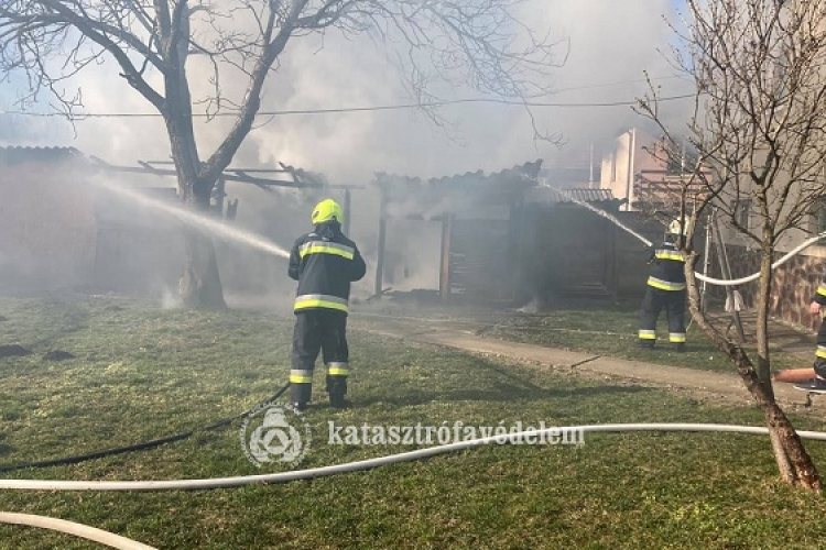 A Rábaköz tűzoltóinak is sok munkájuk volt a múlt héten