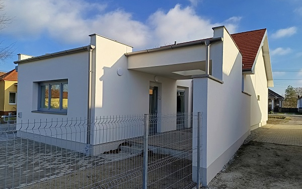 Kónyban elkészült a bölcsőde és a szociális központ