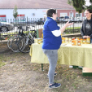 Őszi mulatság Szanyban a kastély udvarán.