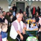 Őszi mulatság Szanyban a kastély udvarán.