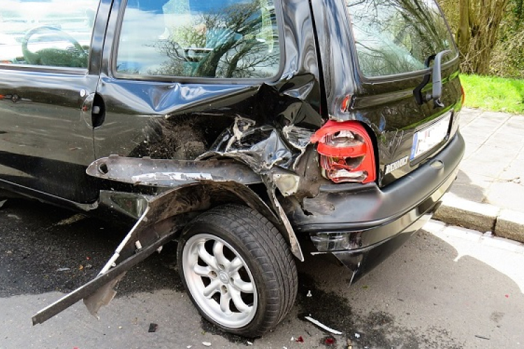 Három személyautó ütközött a 85-ös főúton ma hajnalban