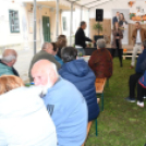 Őszi mulatság Szanyban a kastély udvarán.
