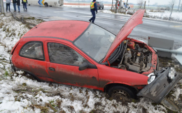 Baleset történt a 85-ös főúton Bágyogszovátnál