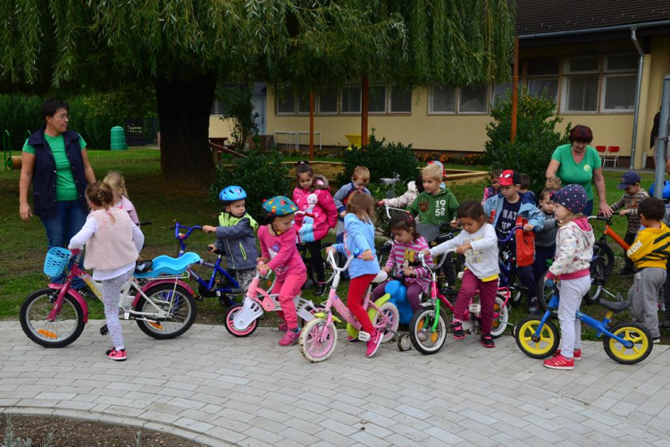 Kresz-Park átadása Szanyban a Kerekerdő Körzeti Óvodában