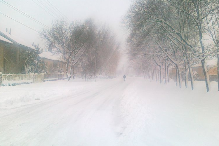 Még mindig narancs riasztás van érvényben a hófúvás miatt