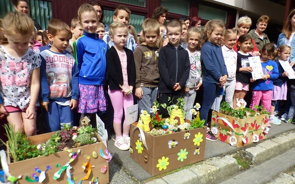 Szavazzon, melyik ovis csoport készítette a legszebb ládakertet!