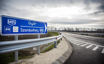 Már csak péntek éjfélig közlekedhetünk a 2019-es éves autópálya matricákkal