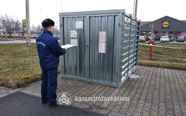 Ellenőrzik a pirotechnikai árusító helyeket