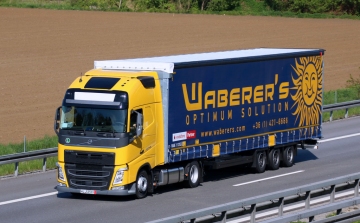 Önvezető kamionokat tesztelt a Volvo és a Waberers az M1-esen