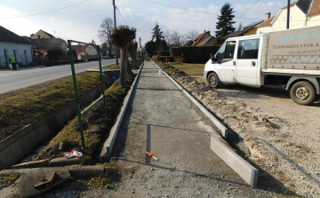 Újabb járdafelújítások Beledben