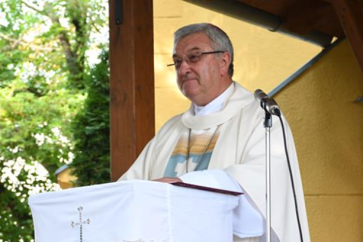 Kisboldogasszony napi zarándoklat – Szent Anna Katolikus Általános Iskola és Óvoda ünnepi rendezvénye Szanyban