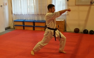 Ezüstérmet szerzett az I. online Karate Európa Bajnokságon Pantelics Bence 