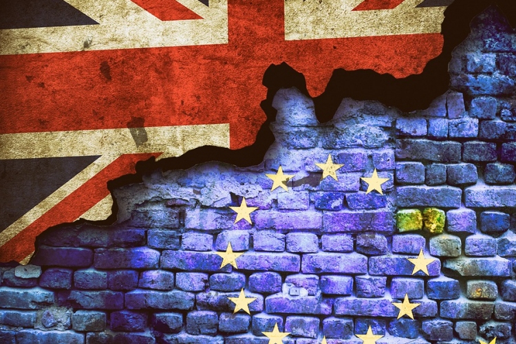 Brexit-halasztást kérnek a britek 