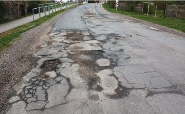 Mi baja Gyopáros Alpárnak a kónyi önkormányzattal?