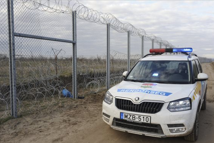 Csaknem háromszáz határsértőt fogtak el a hétvégén