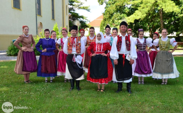 Újraöltöztették a szanyi Bokrétát