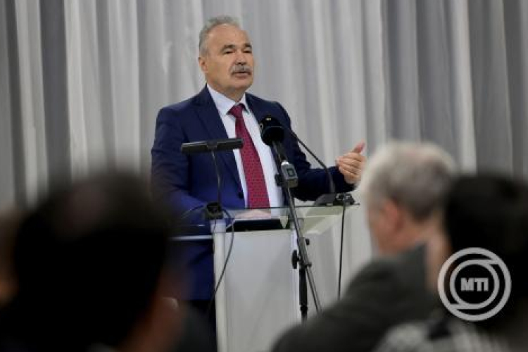 Nagy István: továbbra sincs új kitörés, a kormányülésen is napirenden volt a védekezés