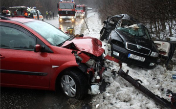 Ketten meghaltak egy balesetben Csopak és Veszprém között