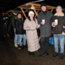 Karácsonyi vásár a szanyi templom melletti vásártéren.