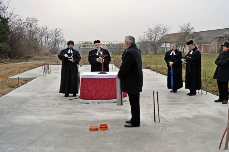 A Vásárosfalui leányegyház új templomának alapkő letétele