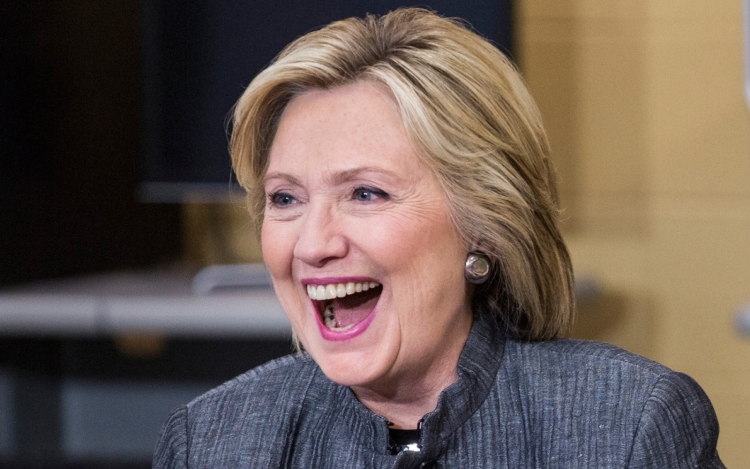 Amerikai elnökválasztás - Győzelmi beszéde ellenére Clinton holtversenyben van Sandersszel
