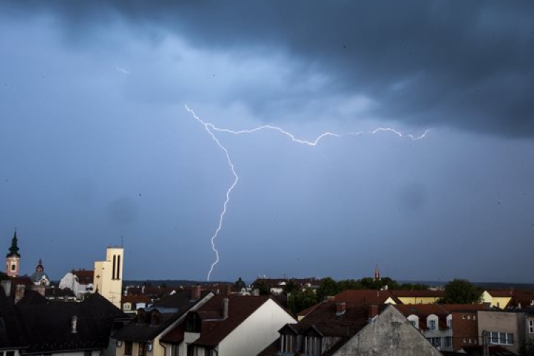 Másodfokú figyelmeztetés a viharveszély miatt négy megyére