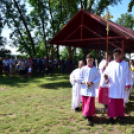 Ünnepi búcsúi szentmise a Szent Anna kápolnánál Szanyban.