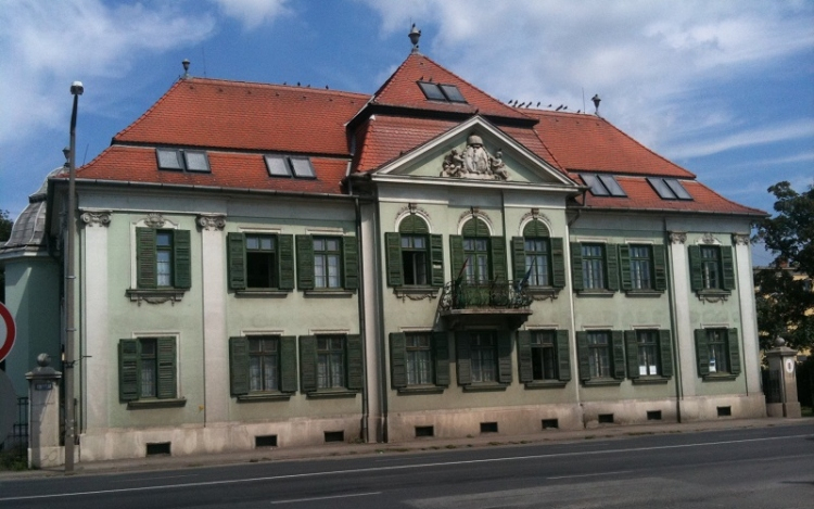 Meseláda a csornai könyvtárban