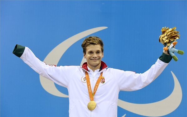 Paralimpia 2016 - Tóth Tamás aranyérmes 100 méter háton