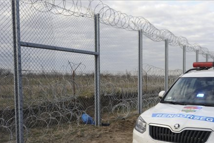Csaknem száz határsértőt tartóztattak fel a hétvégén