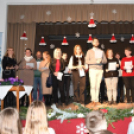 Iskolai adventi vásár a Szent Anna Katolikus Általános Iskola és Óvodában, Szanyban.