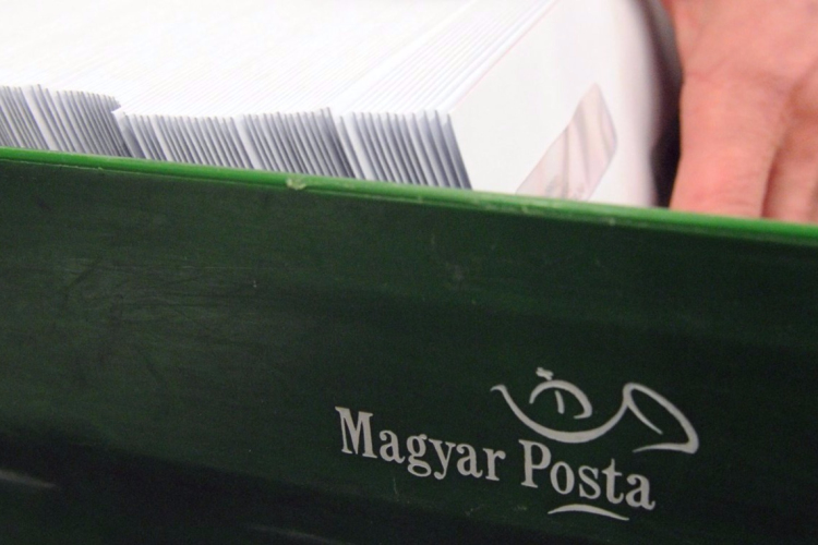 Megszületett a három évre szóló bérmegállapodás a Magyar Postánál