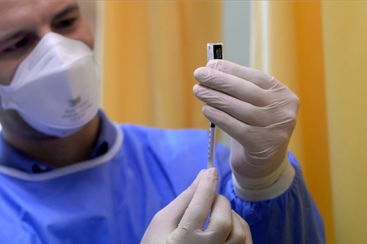 Az oltás a járvány megállításának legbiztonságosabb és leghatékonyabb módszere