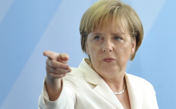 Merkel: csak önkéntes alapon történhet a menekültek átvétele