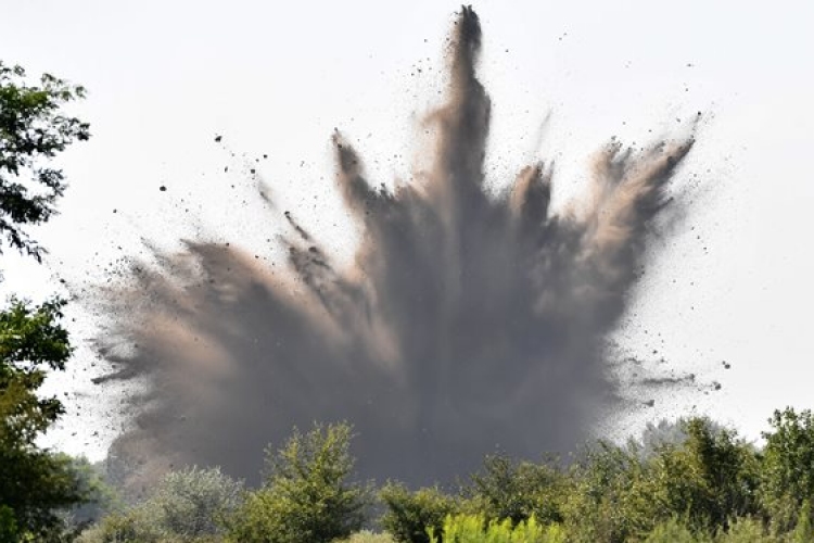 Négy robbanótestet semmisítettek meg a tűzszerészek Tatárszentgyörgyön