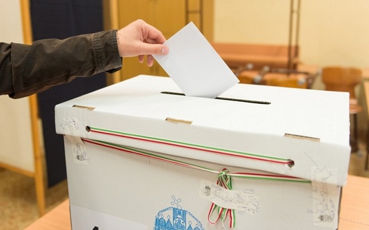 Magas részvétel mellett magabiztos Fidesz győzelem a választáson