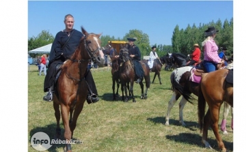 Tizenegyedszer rendezik meg Győrsövényházon a lovastalálkozót
