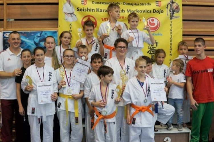 Szlovákiában remekeltek a kapuvári karatésok